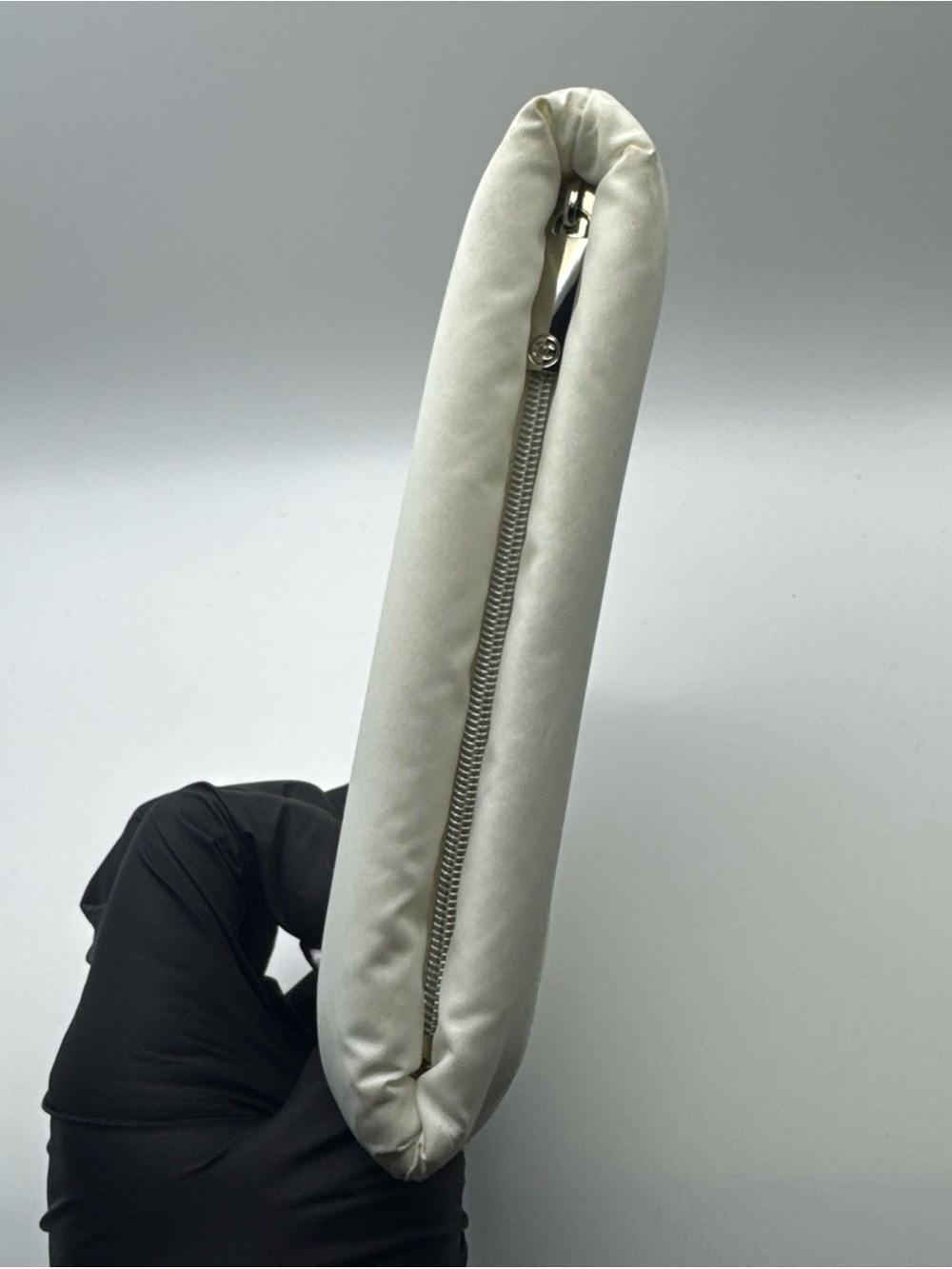 CHANEL White Essentiel Précision Cosmetic Pouch - White with Silver Trim - Picture 8 of 11